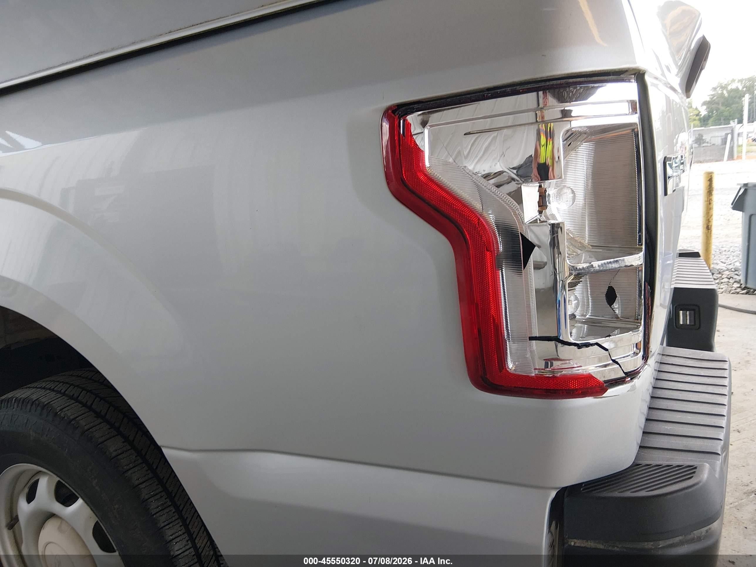 2015 Ford F-150 Xl/xlt Серебряный vin: 1FTMF1C82FKD85047