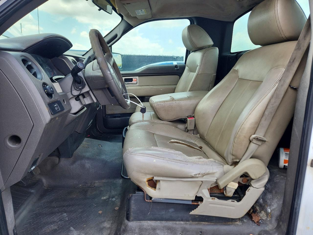 2010 Ford F150 White vin: 1FTMF1C83AKA39369
