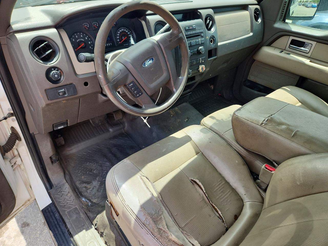 2010 Ford F150 White vin: 1FTMF1C83AKA39369