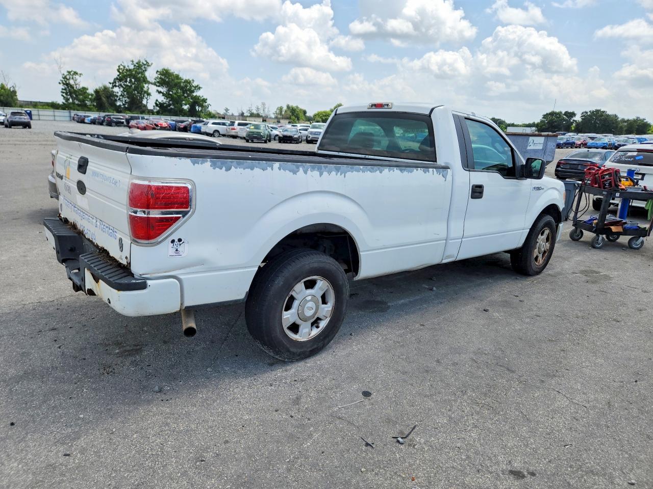 2010 Ford F150 White vin: 1FTMF1C83AKA39369