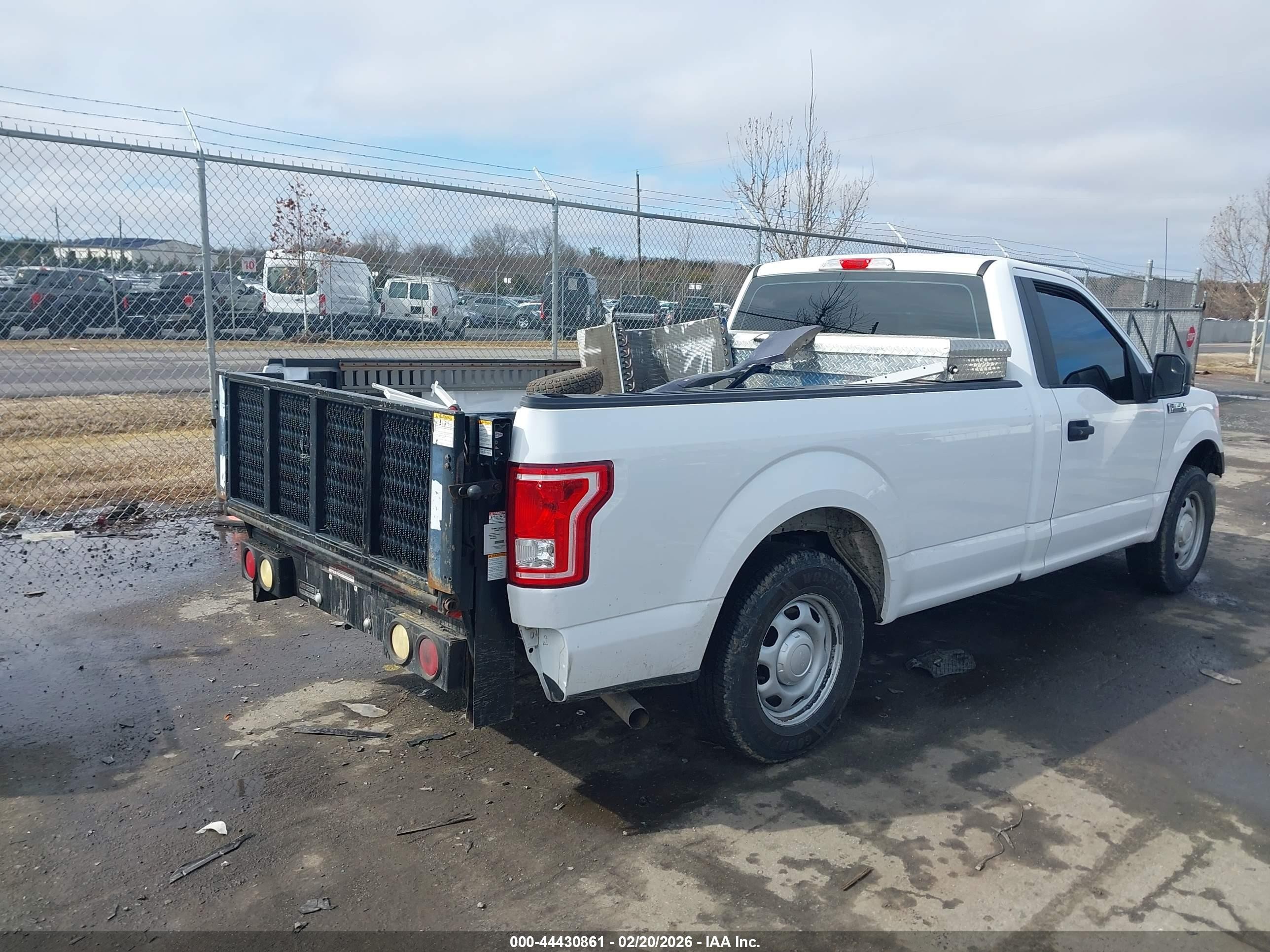 2017 Ford F-150 Xl White vin: 1FTMF1C83HKD20128