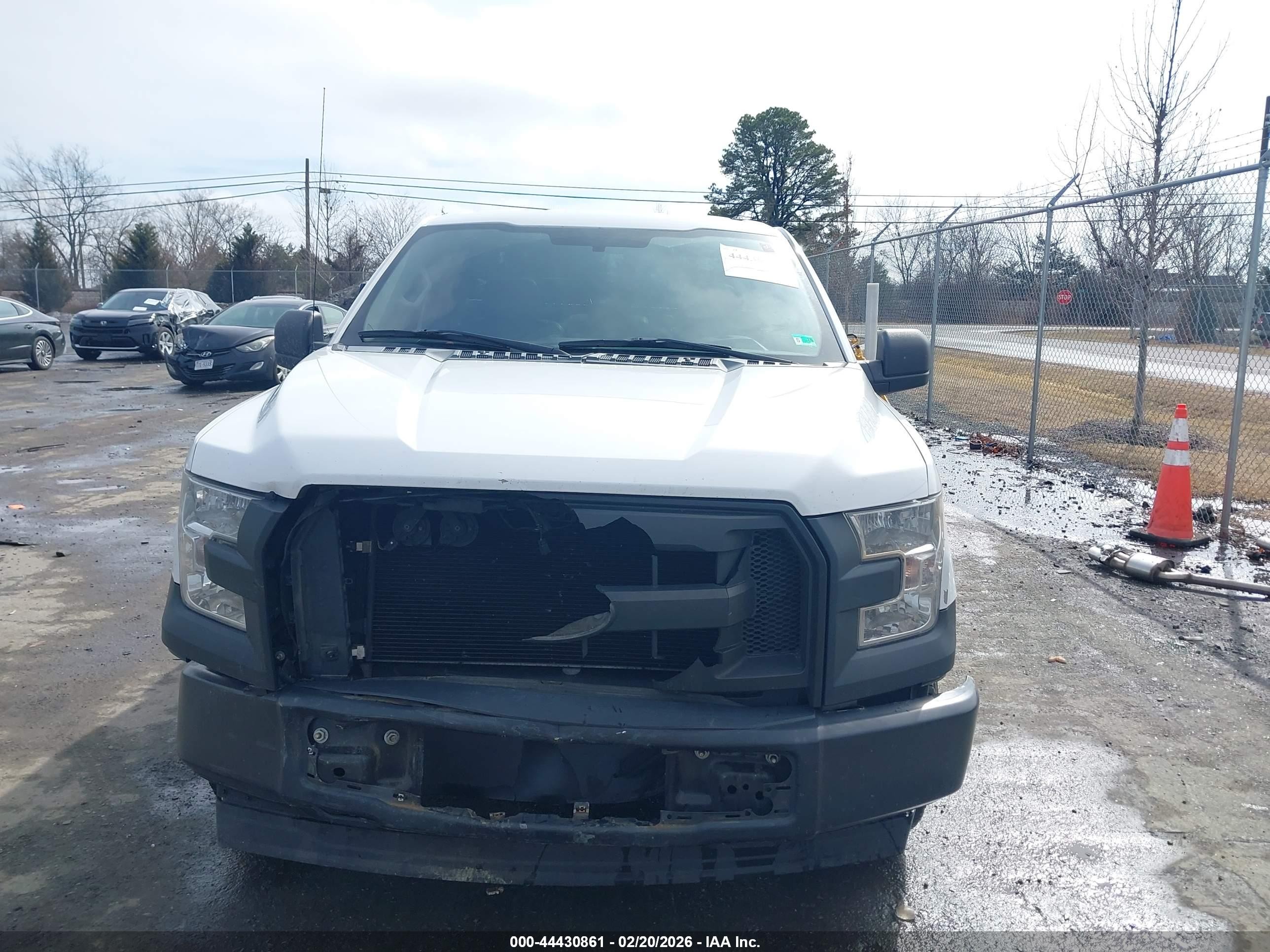 2017 Ford F-150 Xl White vin: 1FTMF1C83HKD20128