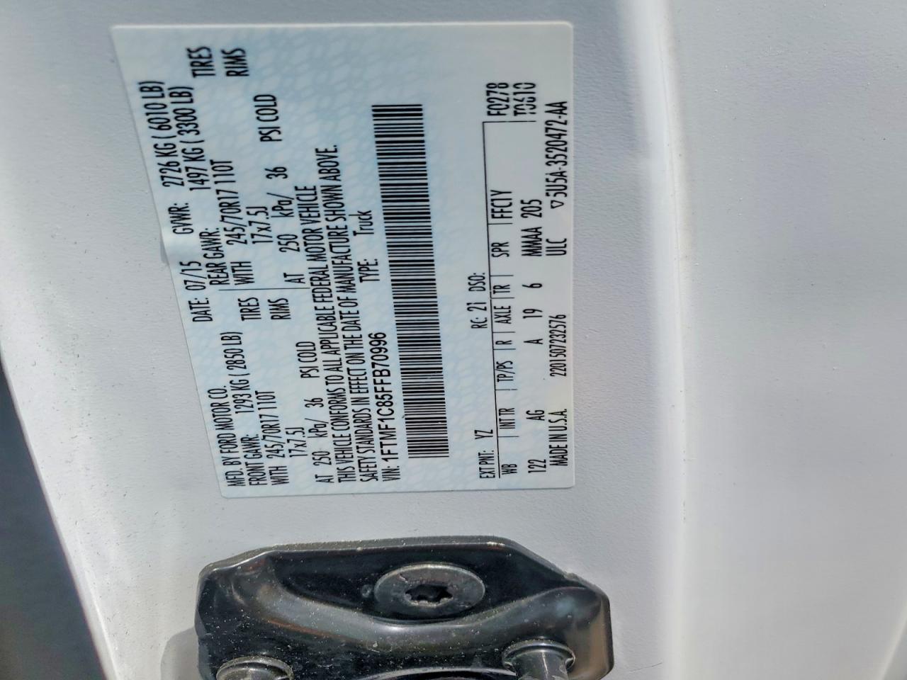 2015 Ford F150 White vin: 1FTMF1C85FFB70996
