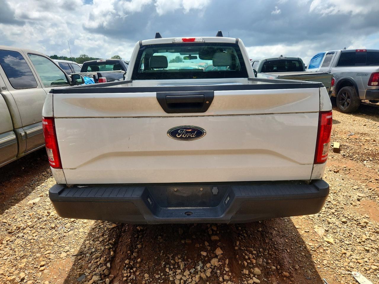 2015 Ford F150 White vin: 1FTMF1C85FFB70996