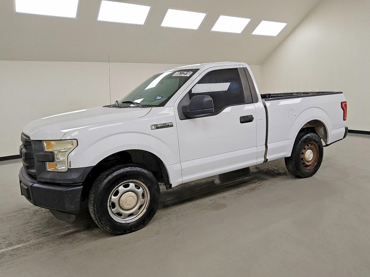 2015 Ford F150 White vin: 1FTMF1C85FKD17440