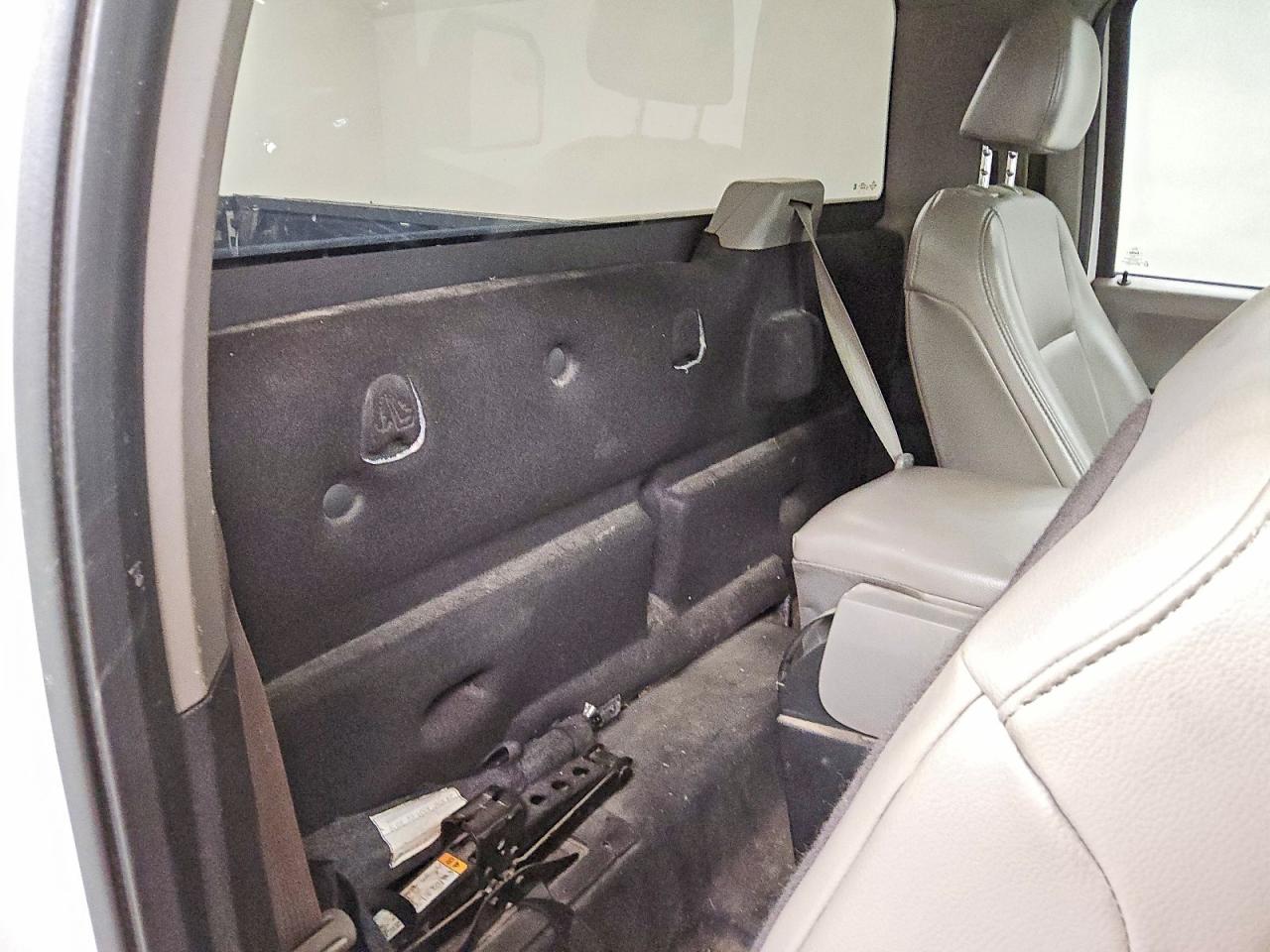 2015 Ford F150 White vin: 1FTMF1C85FKD17440