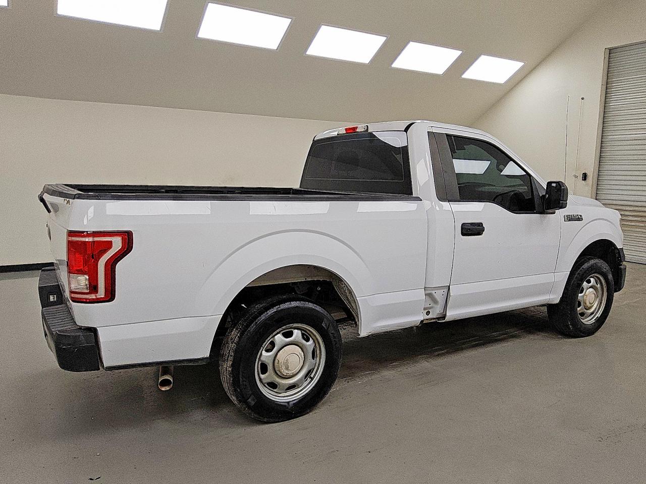 2015 Ford F150 White vin: 1FTMF1C85FKD17440