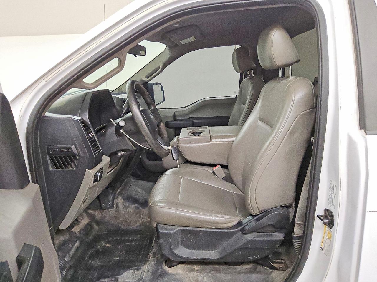 2015 Ford F150 White vin: 1FTMF1C85FKD17440