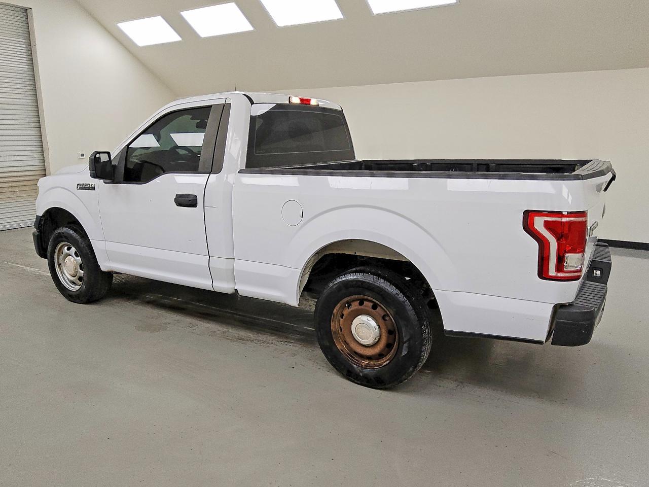 2015 Ford F150 White vin: 1FTMF1C85FKD17440