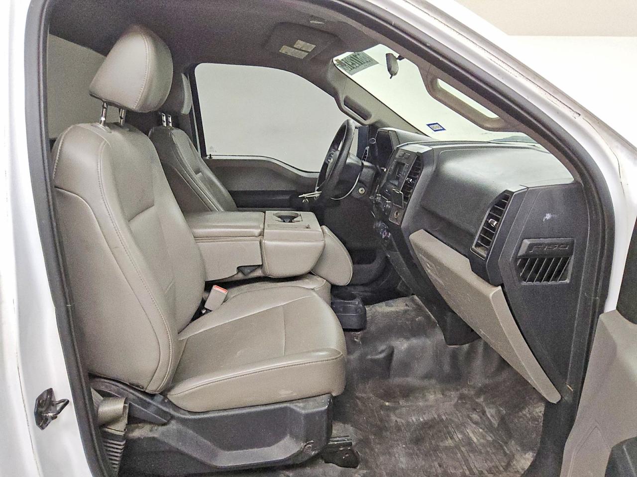 2015 Ford F150 White vin: 1FTMF1C85FKD17440