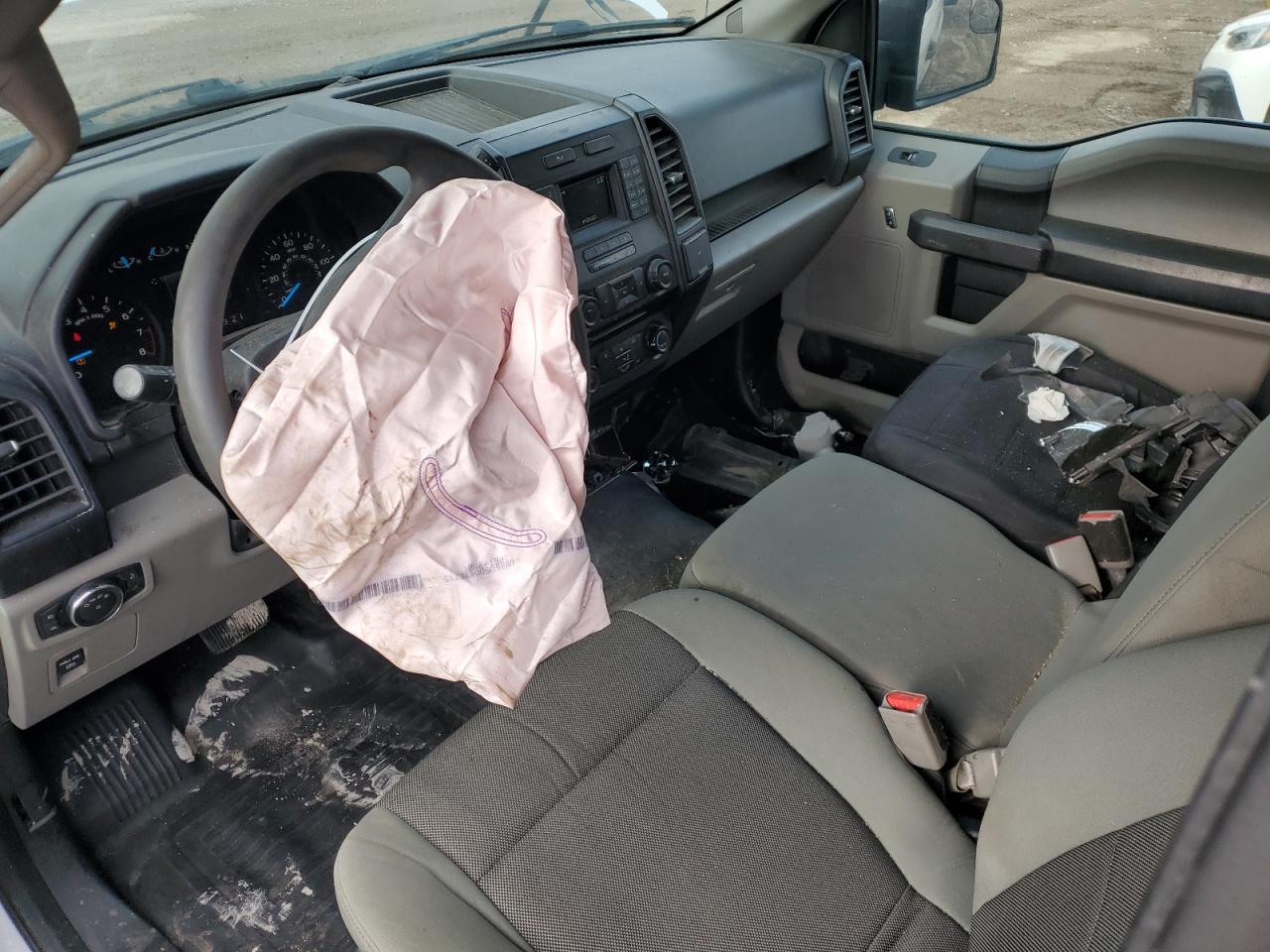 2016 Ford F150  White vin: 1FTMF1C85GKD41710