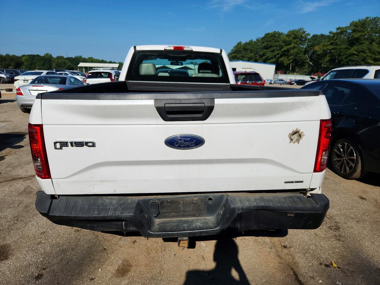 2015 Ford F150 White vin: 1FTMF1C87FKD62346