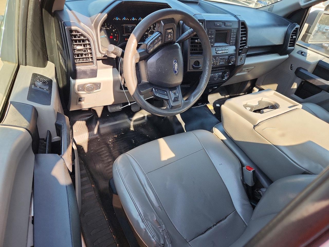 2015 Ford F150 White vin: 1FTMF1C87FKD62346