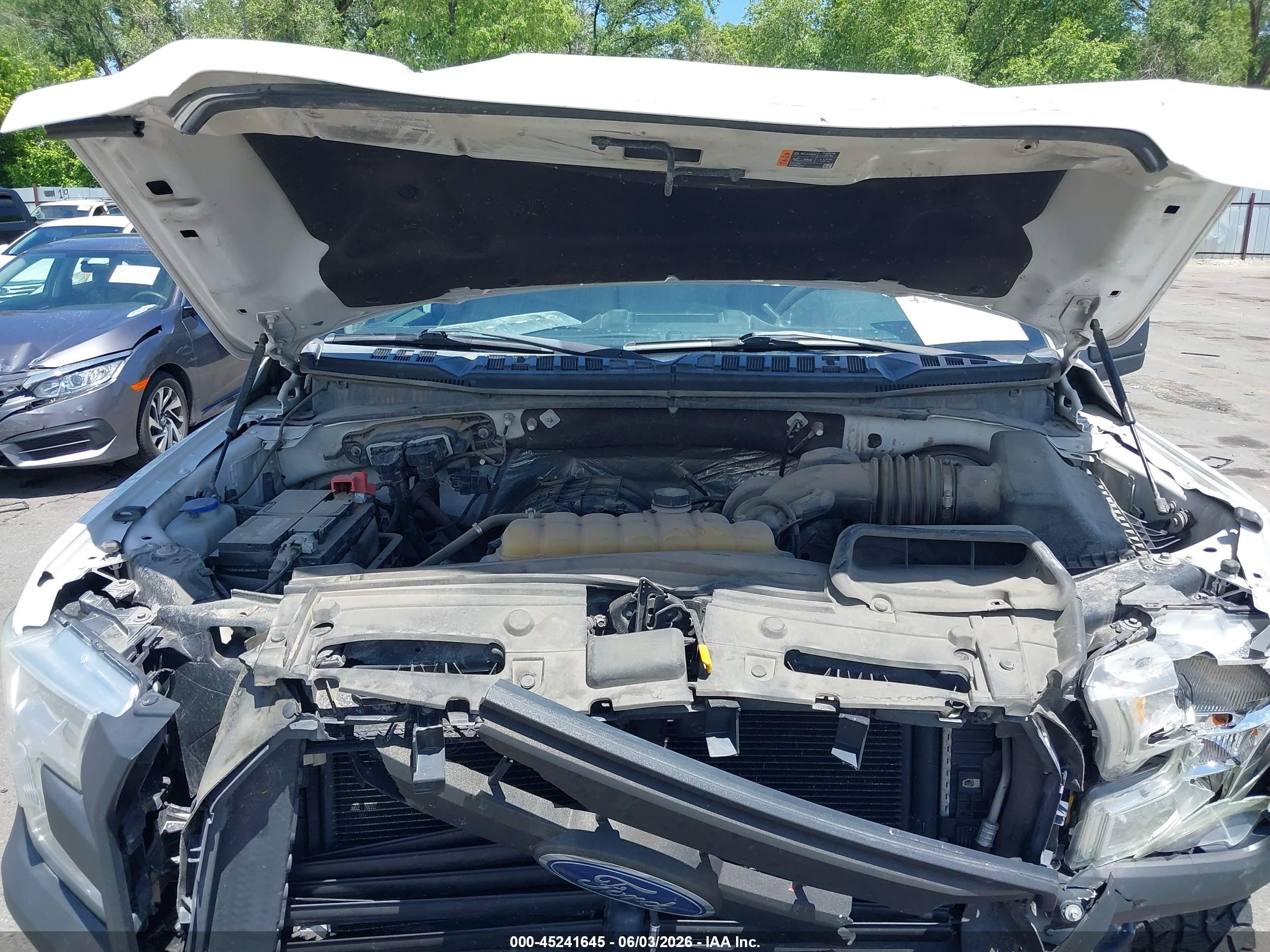 2015 Ford F-150 Xl White vin: 1FTMF1C8XFKD80534