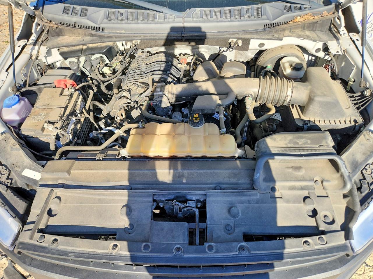 2018 Ford F150 White vin: 1FTMF1CB6JKD01073