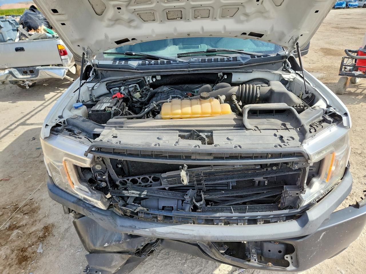 2019 Ford F150 White vin: 1FTMF1CBXKKE43878