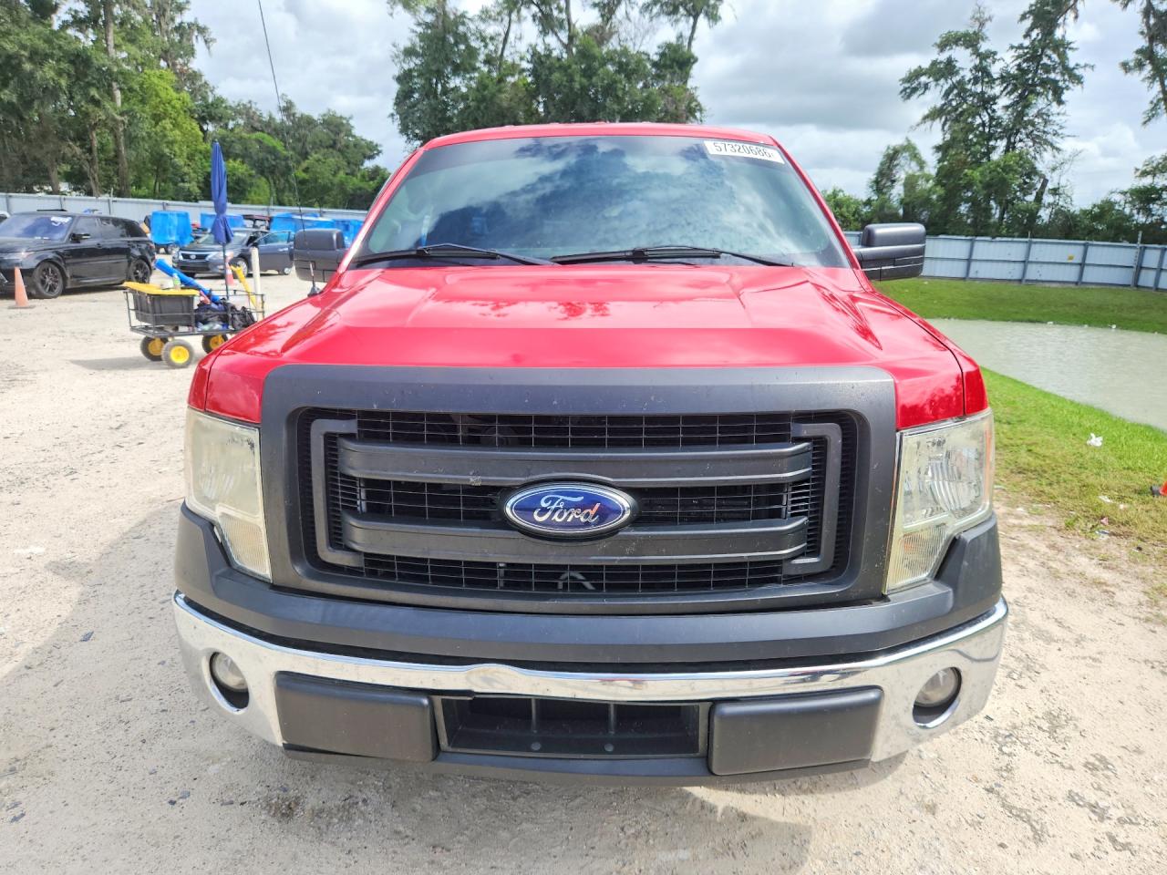 2014 Ford F150 Red vin: 1FTMF1CF5EKE51197