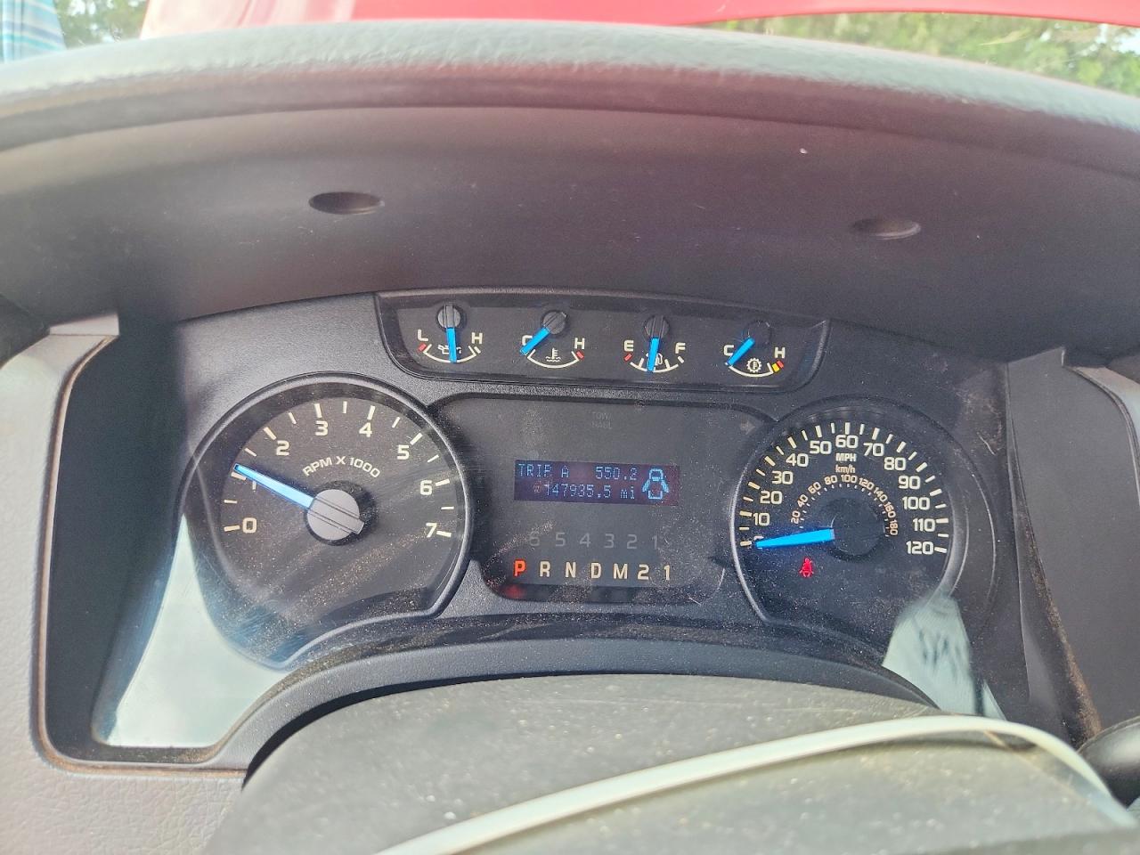 2014 Ford F150 Red vin: 1FTMF1CF5EKE51197