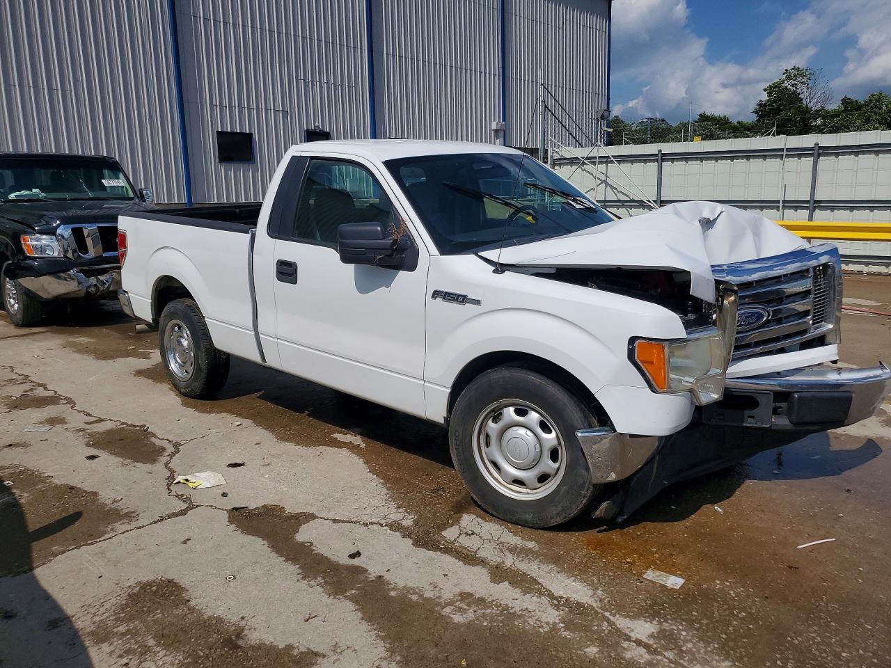 2011 Ford F150 White vin: 1FTMF1CF6BFA78370