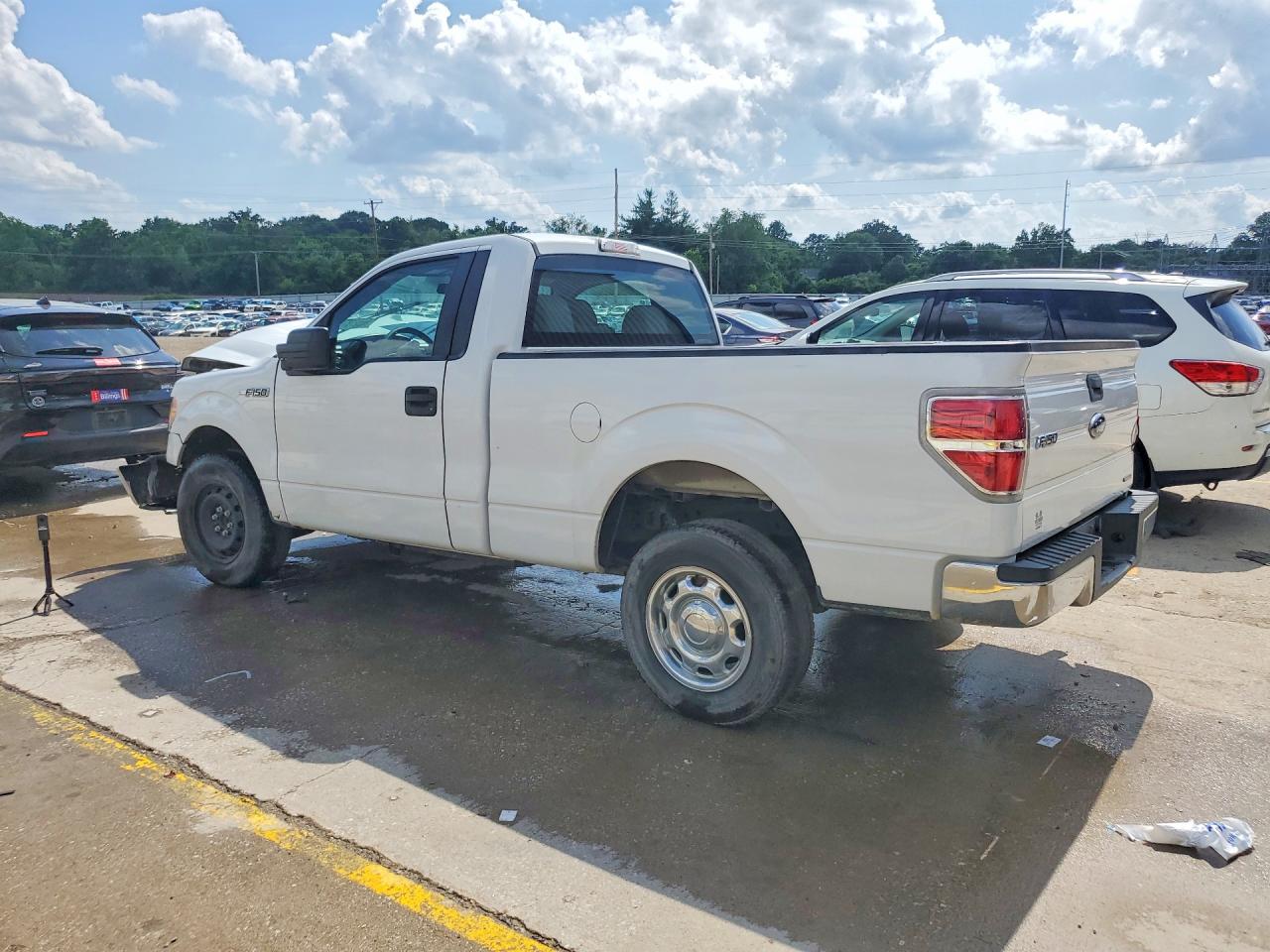 2011 Ford F150 White vin: 1FTMF1CF6BFA78370