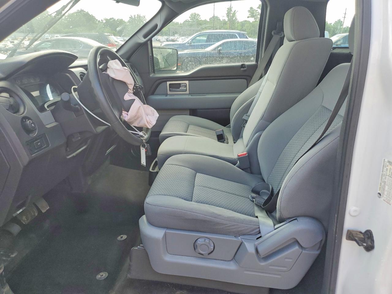 2011 Ford F150 White vin: 1FTMF1CF6BFA78370