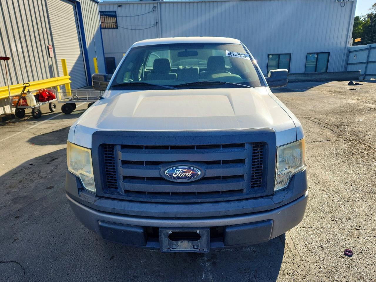 2011 Ford F150 White vin: 1FTMF1CF6BFC77726