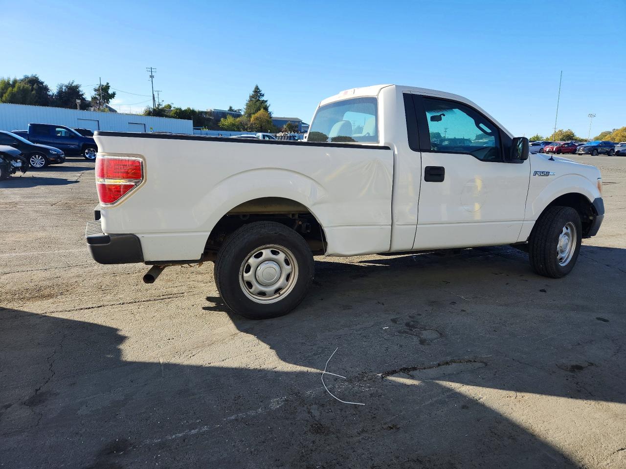 2011 Ford F150 White vin: 1FTMF1CF6BFC77726
