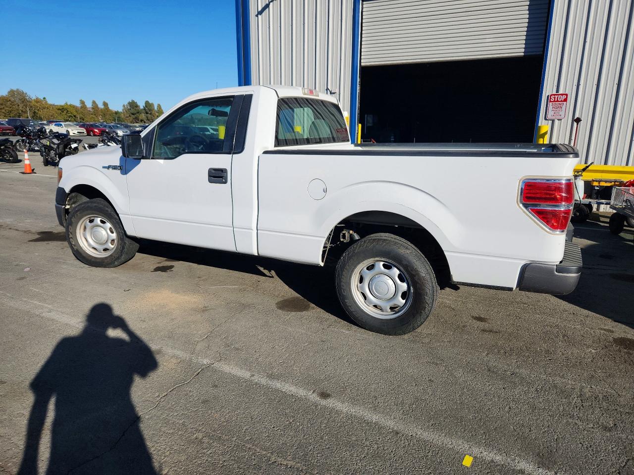 2011 Ford F150 White vin: 1FTMF1CF6BFC77726