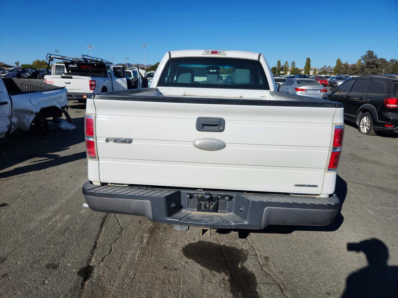 2011 Ford F150 White vin: 1FTMF1CF8BFC77727