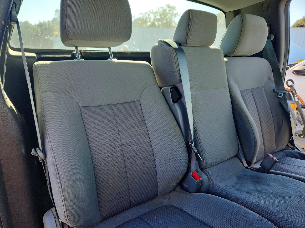 2011 Ford F150 White vin: 1FTMF1CF8BFC77727