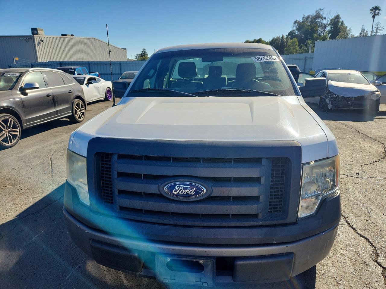 2011 Ford F150 White vin: 1FTMF1CF8BFC77727
