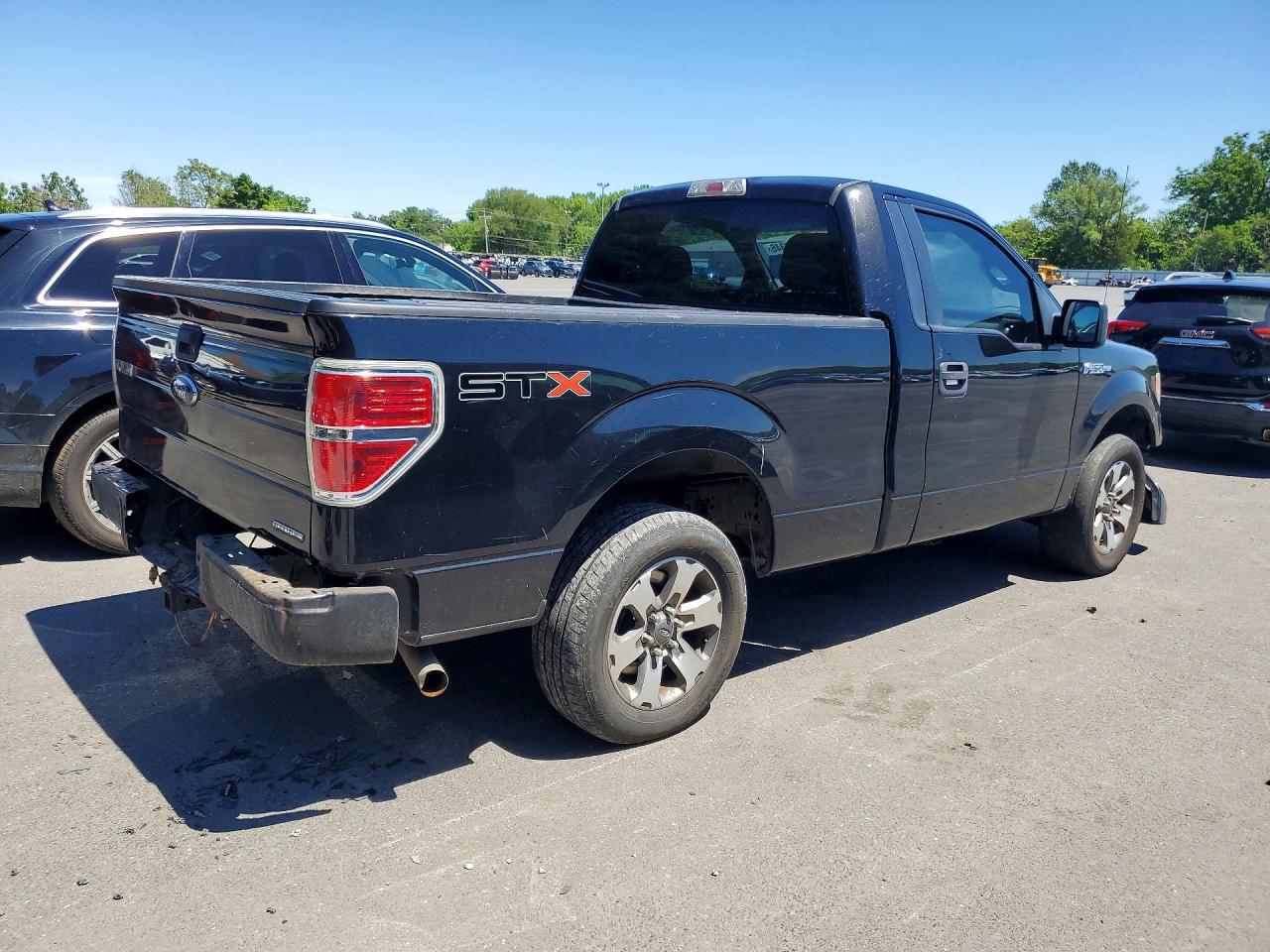 2013 Ford F150 Black vin: 1FTMF1CFXDFB16623