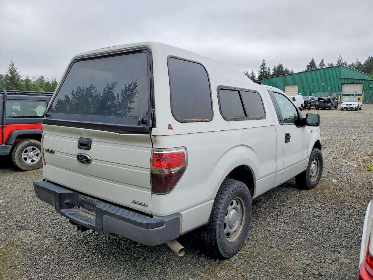 2014 Ford F150 White vin: 1FTMF1CFXEFB62857
