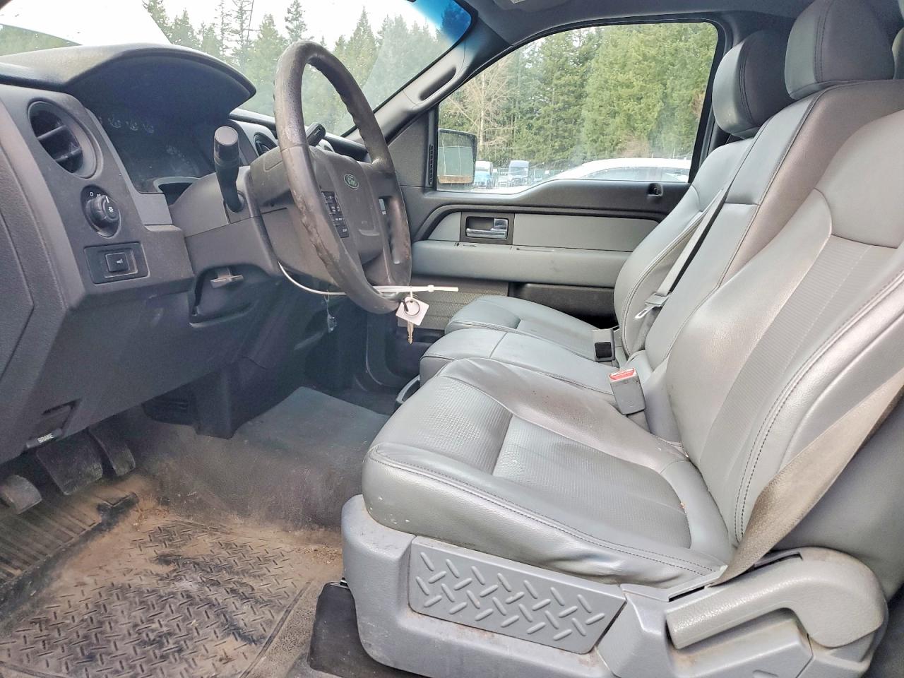 2014 Ford F150 White vin: 1FTMF1CFXEFB62857