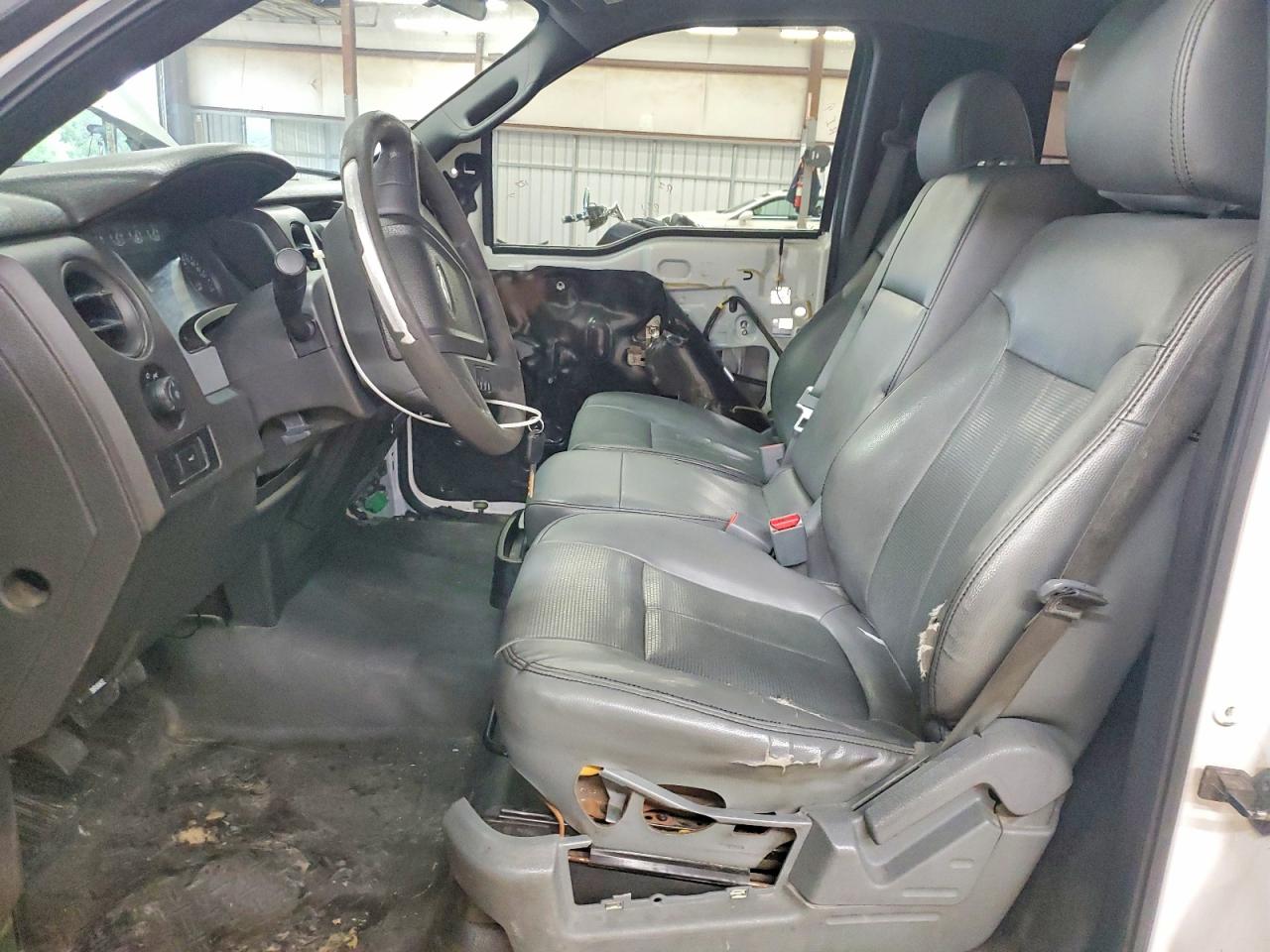 2011 Ford F150 White vin: 1FTMF1CM0BKD50790