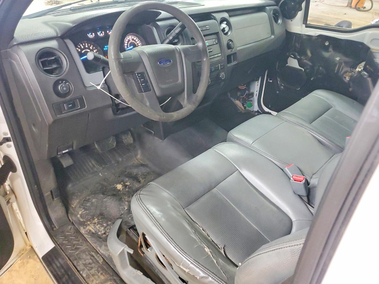 2011 Ford F150 White vin: 1FTMF1CM0BKD50790