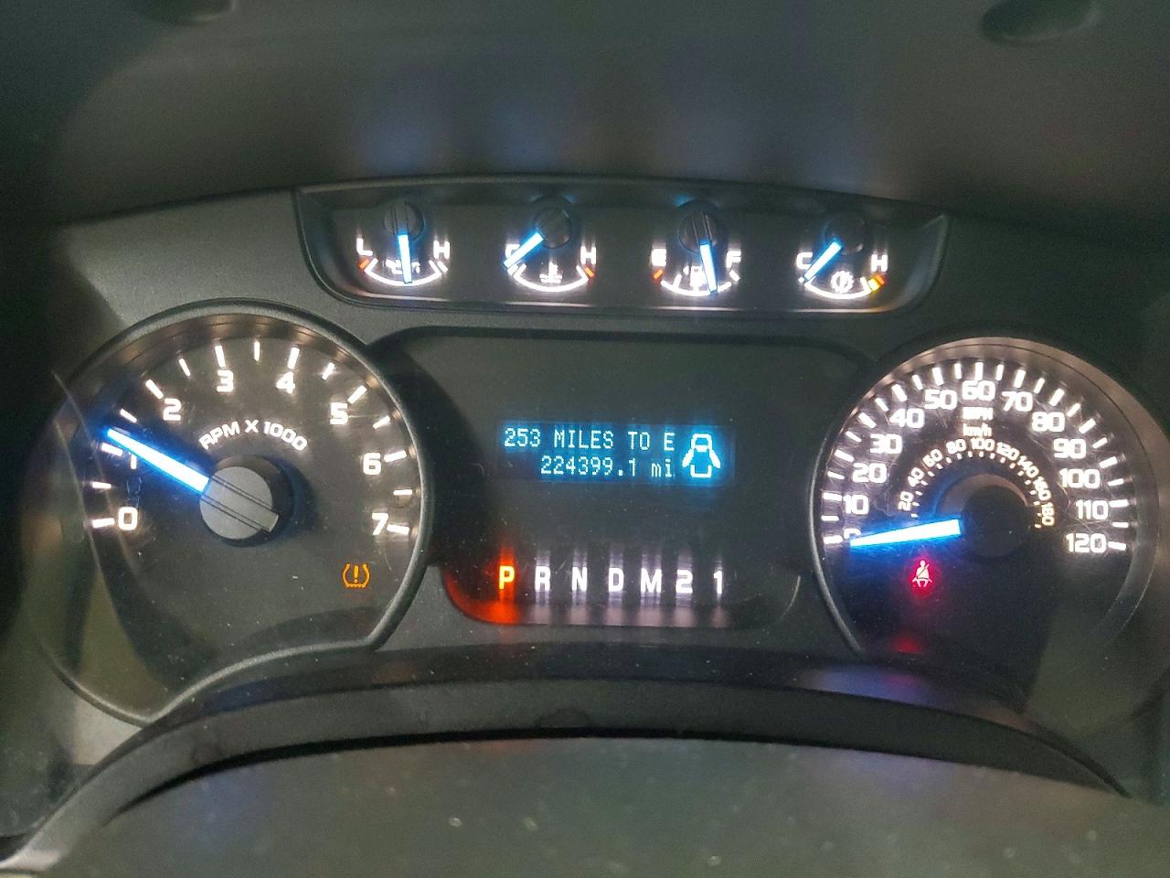2011 Ford F150 White vin: 1FTMF1CM0BKD50790