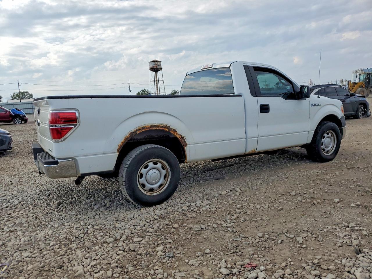2012 Ford F150 White vin: 1FTMF1CM0CKE37381