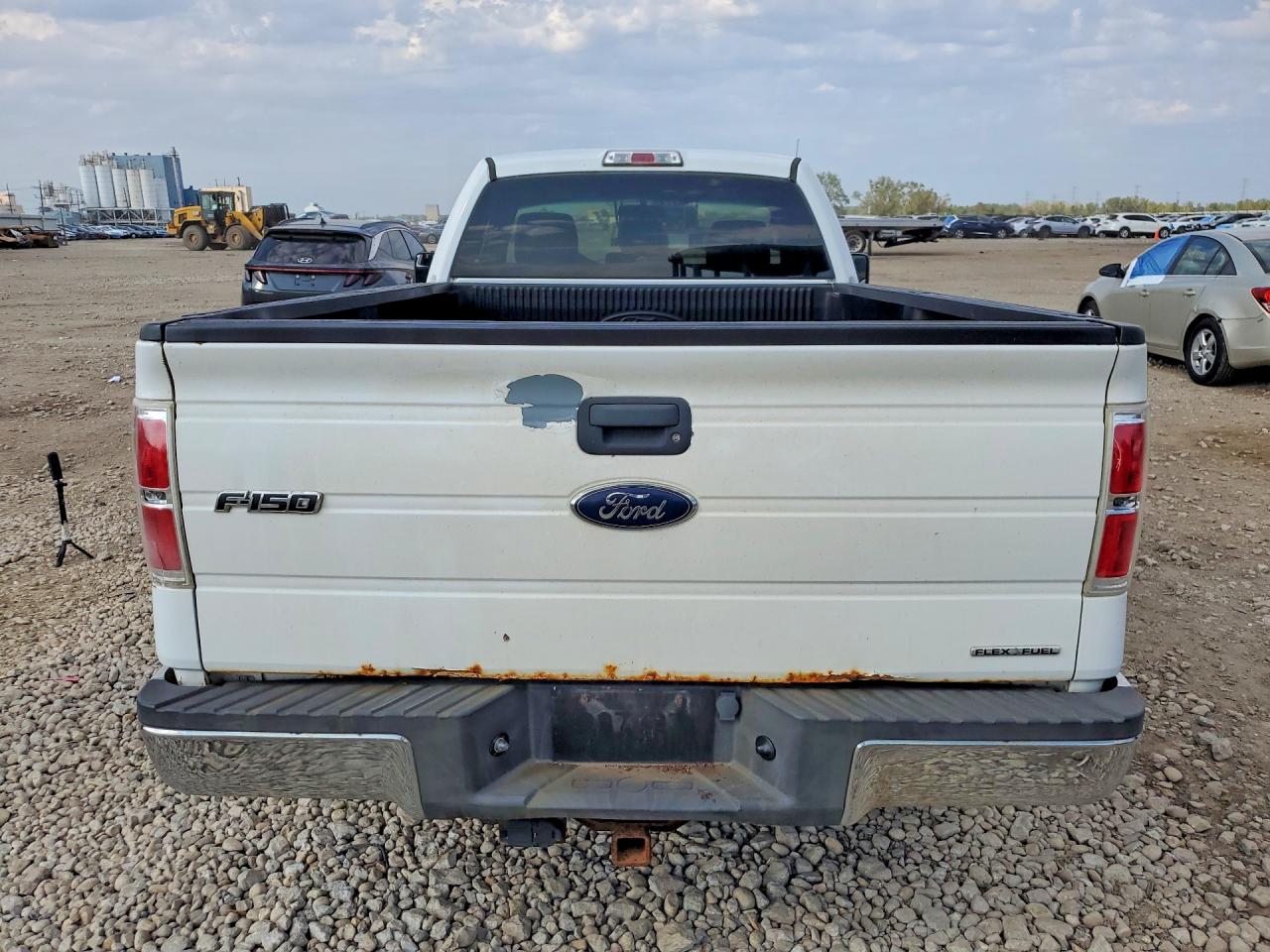 2012 Ford F150 White vin: 1FTMF1CM0CKE37381