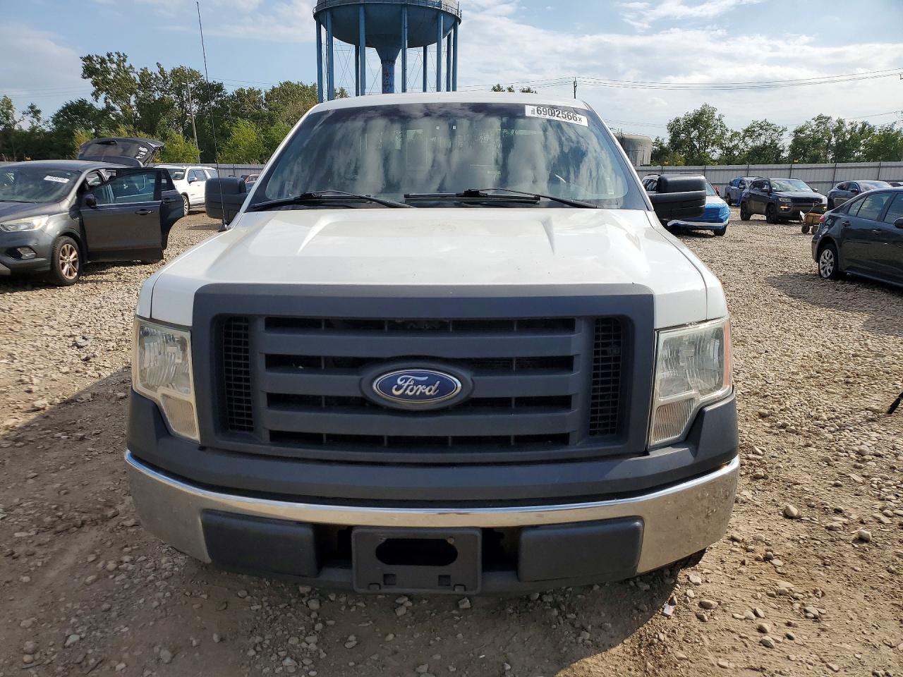 2012 Ford F150 White vin: 1FTMF1CM0CKE37381