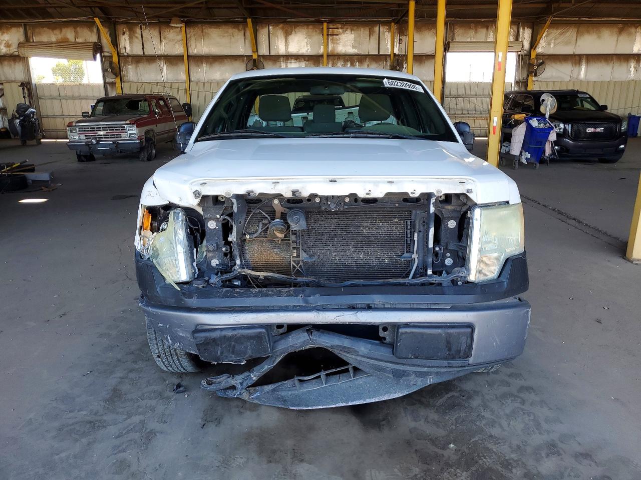 2013 Ford F150 Белый vin: 1FTMF1CM0DKE35342