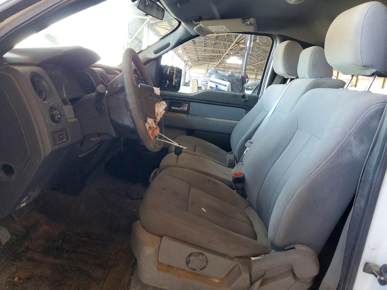 2013 Ford F150 Белый vin: 1FTMF1CM0DKE35342