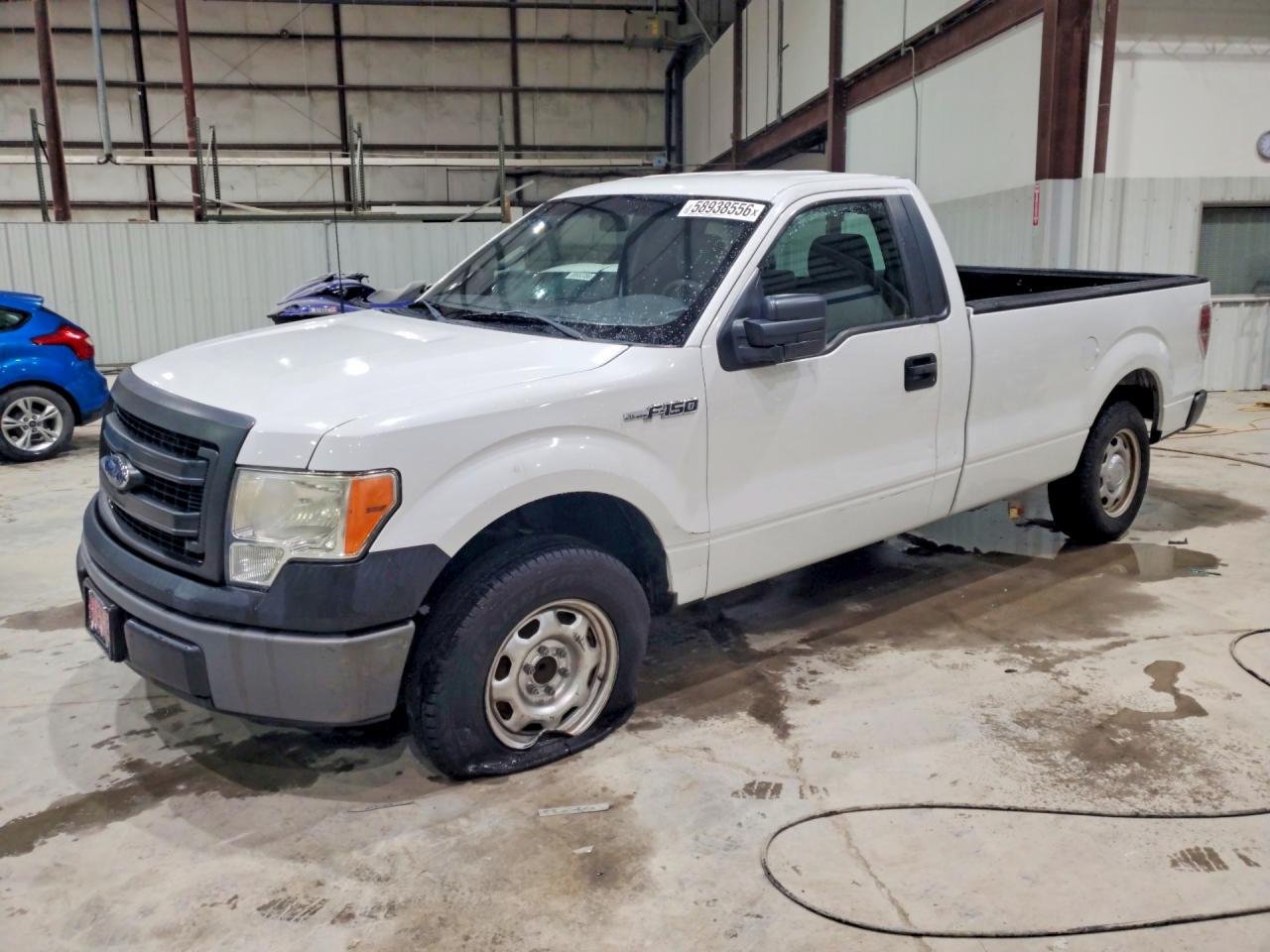 2013 Ford F150 White vin: 1FTMF1CM0DKE57924