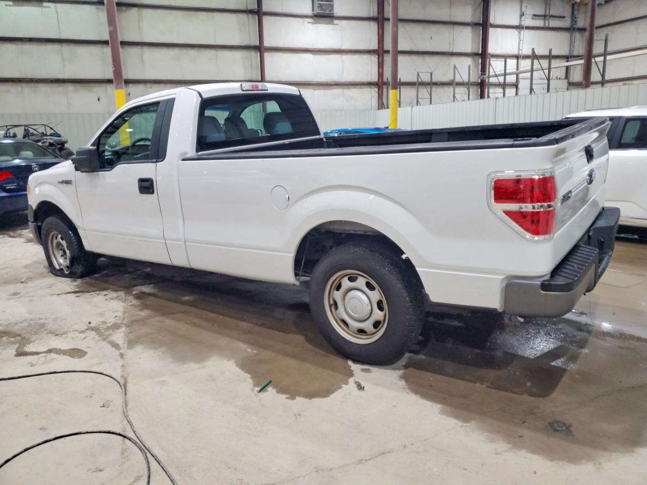 2013 Ford F150 White vin: 1FTMF1CM0DKE57924