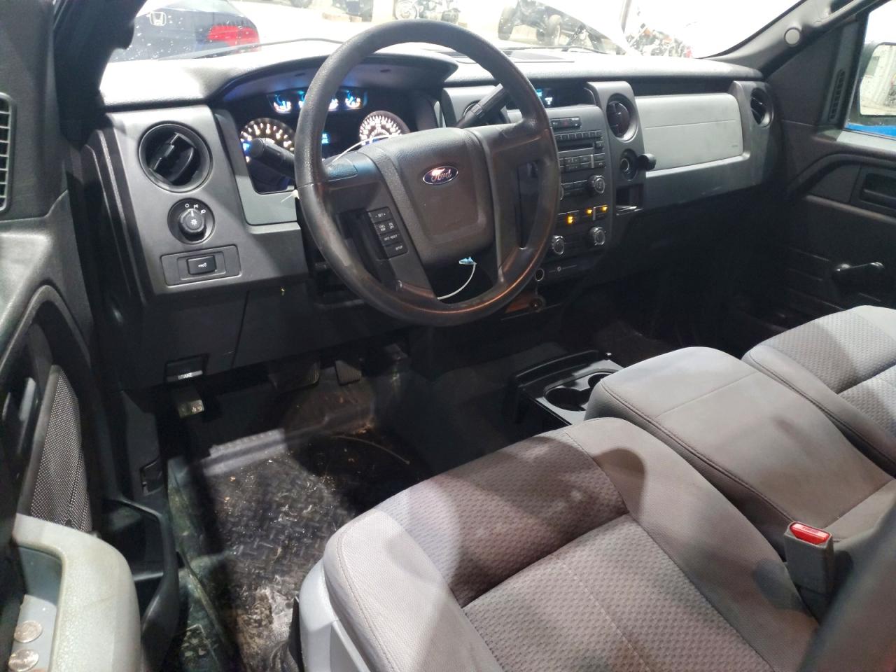 2013 Ford F150 White vin: 1FTMF1CM0DKE57924