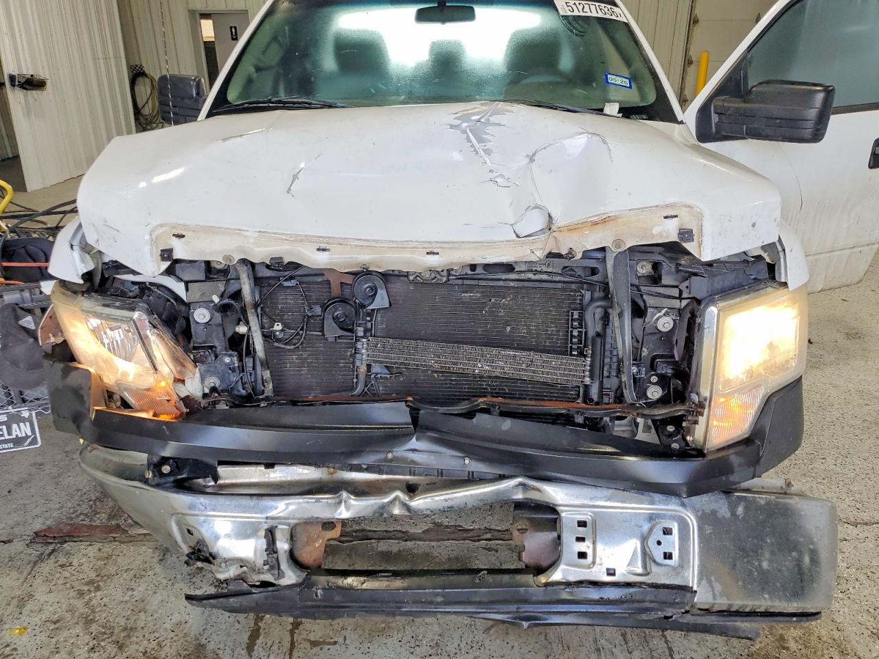 2013 Ford F150 White vin: 1FTMF1CM0DKF13733