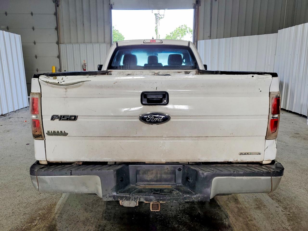 2013 Ford F150 White vin: 1FTMF1CM0DKF13733