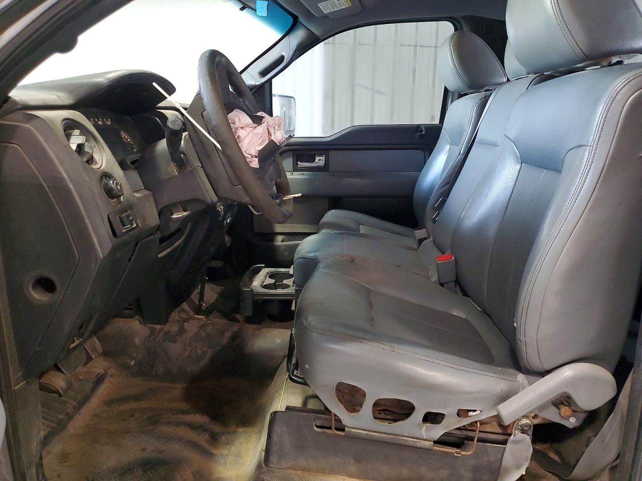 2013 Ford F150 White vin: 1FTMF1CM0DKF13733