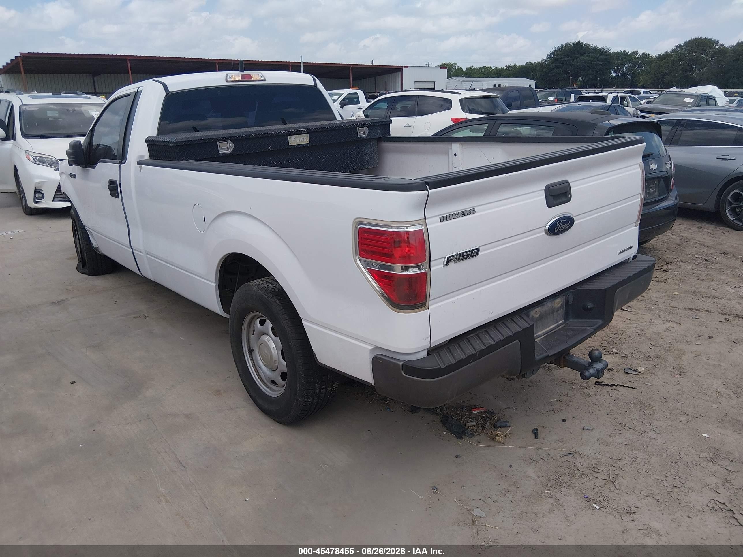 2014 Ford F150   White vin: 1FTMF1CM0EKE33706