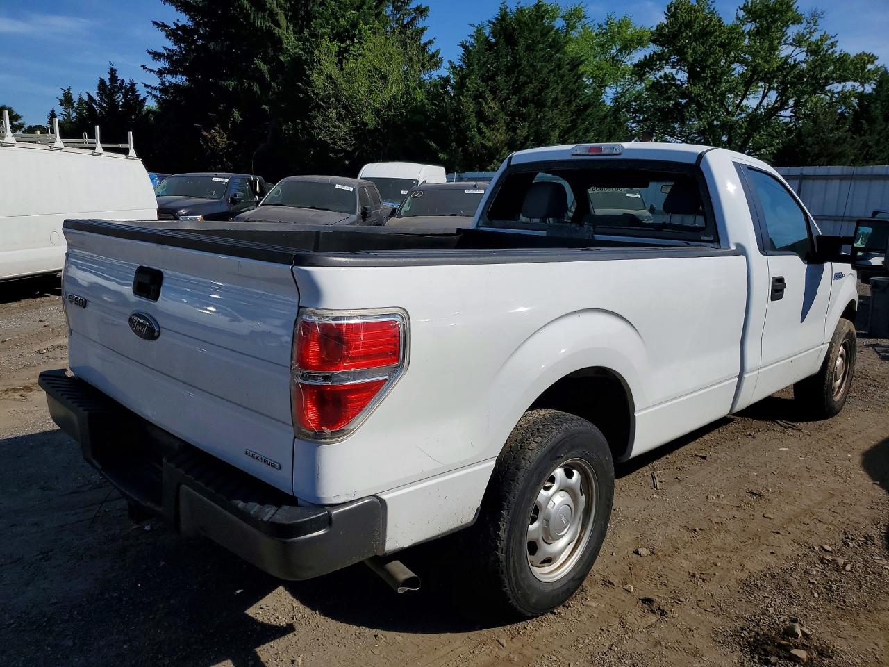 2014 Ford F150 White vin: 1FTMF1CM0EKF55966